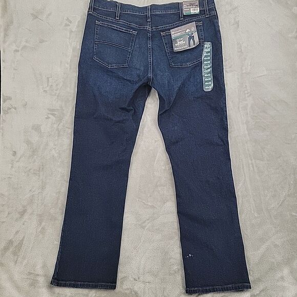 Member's Mark NWT Mens Jeans Size 40x32 Straight Fit Stretch Denim Spot on Leg - Picture 2 of 13